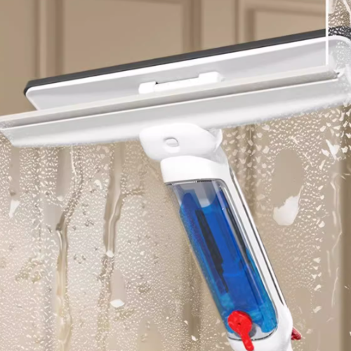 A household cleaning tool for cleaning glass