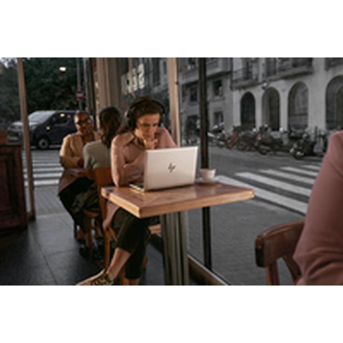 Laptop HP AD2Z8ET#ABE-0