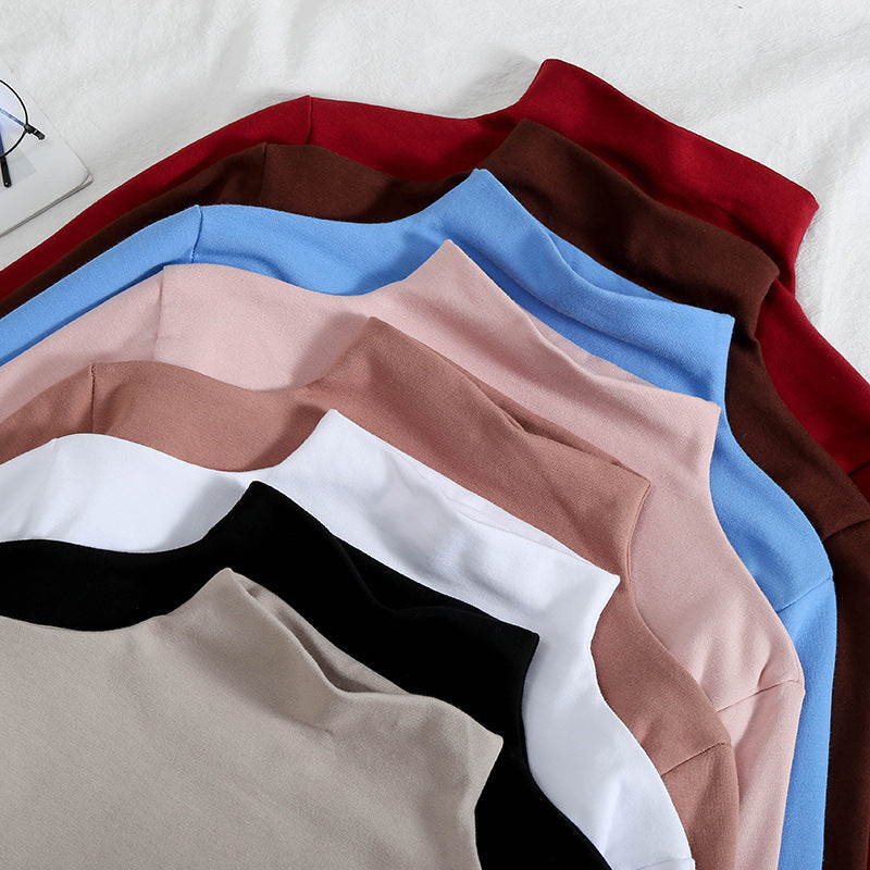 A velvet long-sleeved T-shirt as a base layer for women in solid colors