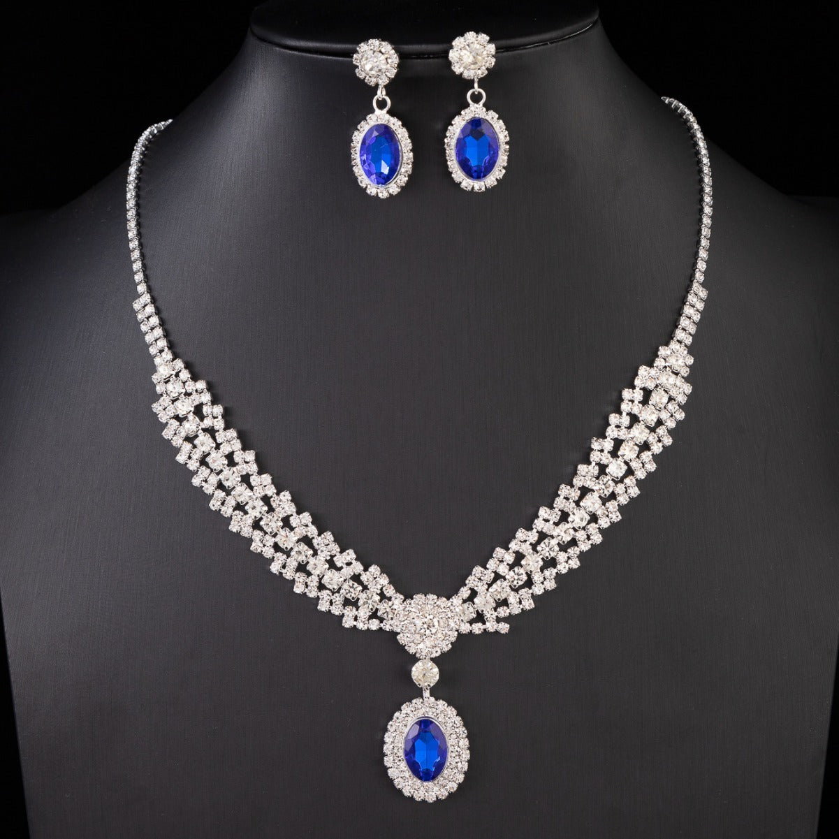 Luxurious Sapphire Necklace Earrings