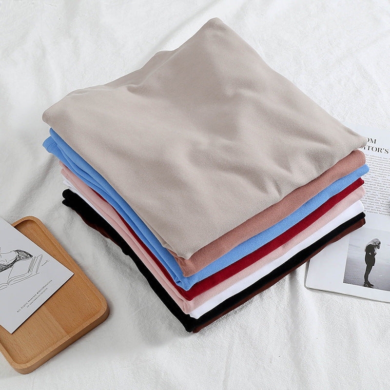 A velvet long-sleeved T-shirt as a base layer for women in solid colors