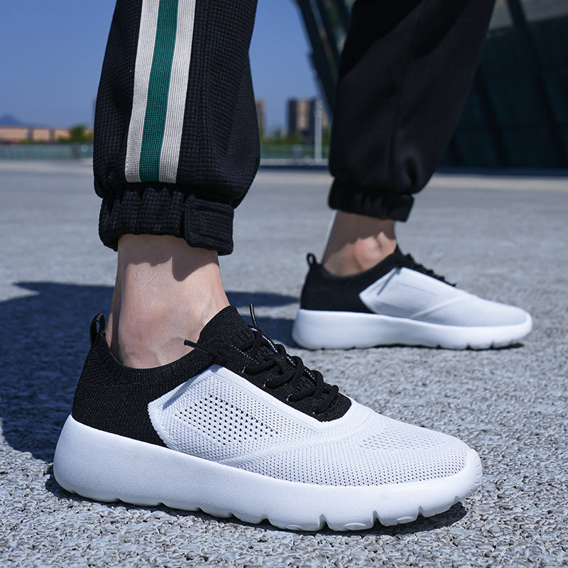 Light and casual sports shoes for walking with one foot