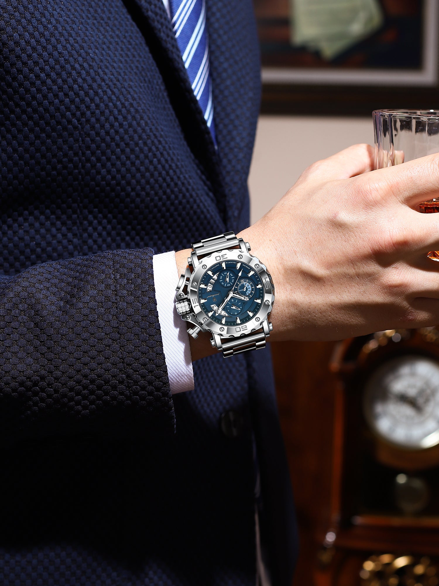 Swiss Men's Quartz Watch with Luminous Display and Waterproof Design