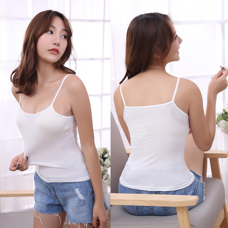 A halter top for female summer students, a well-fitted and versatile base layer for women, with a one-neck small halter top