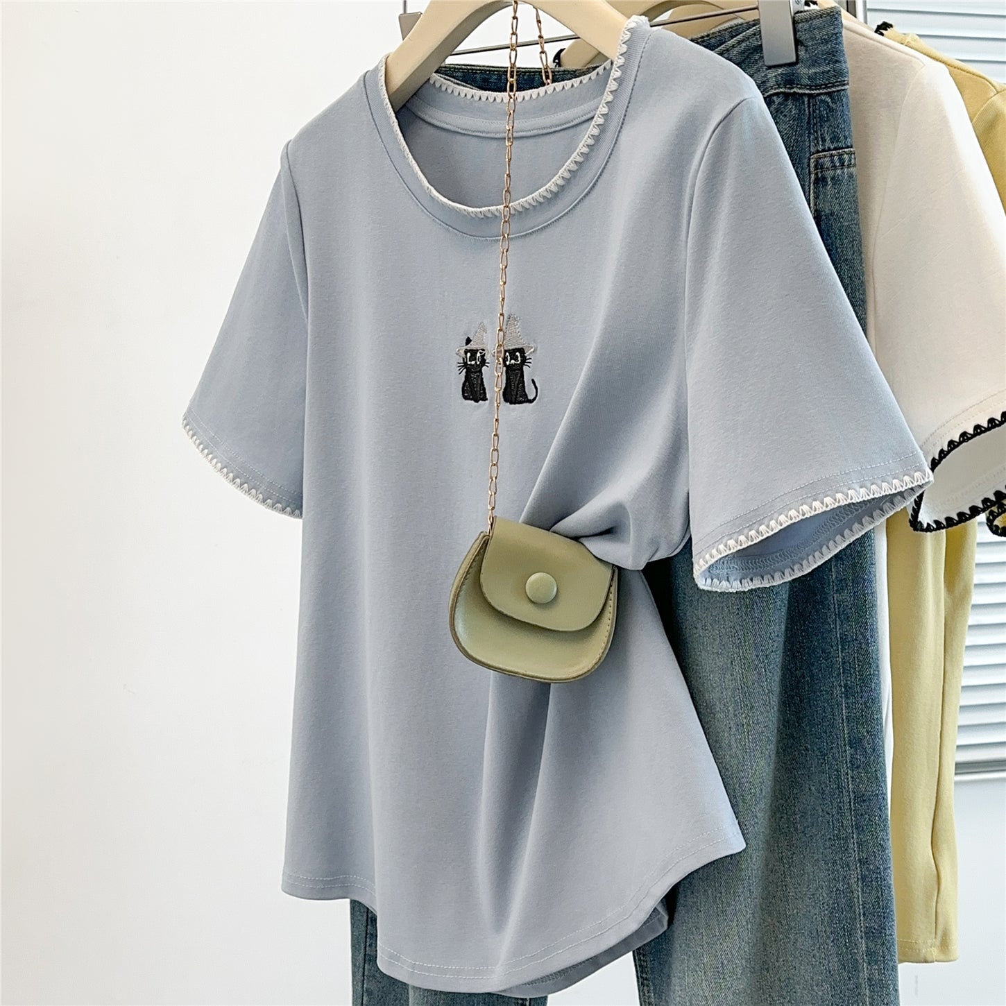 Cat shoulder straight T-shirt