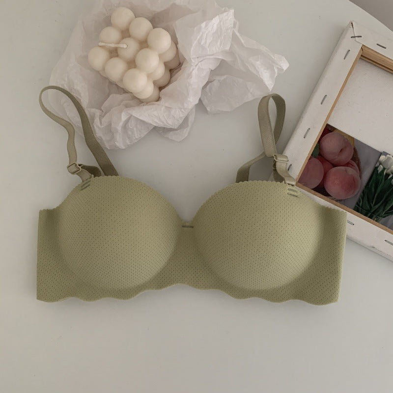 Gather the bras without underwire