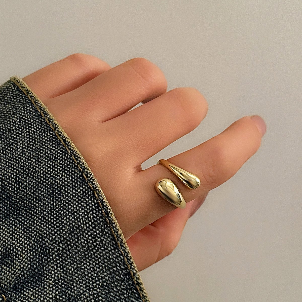Joint ring with exaggerated opening set ring