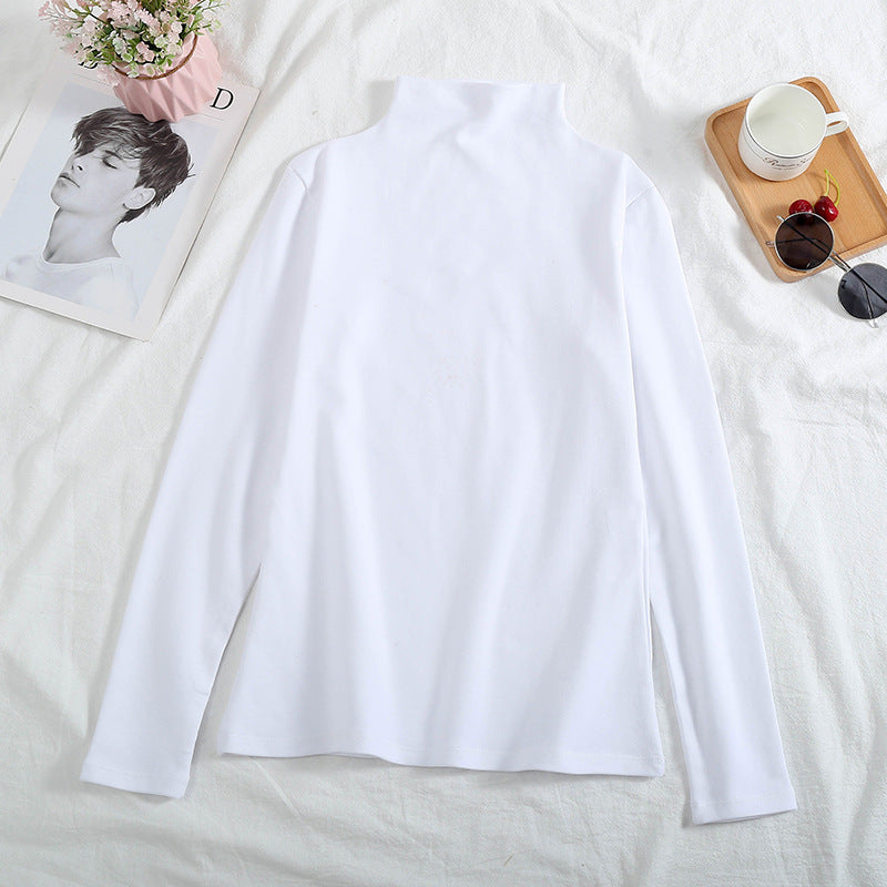 A velvet long-sleeved T-shirt as a base layer for women in solid colors