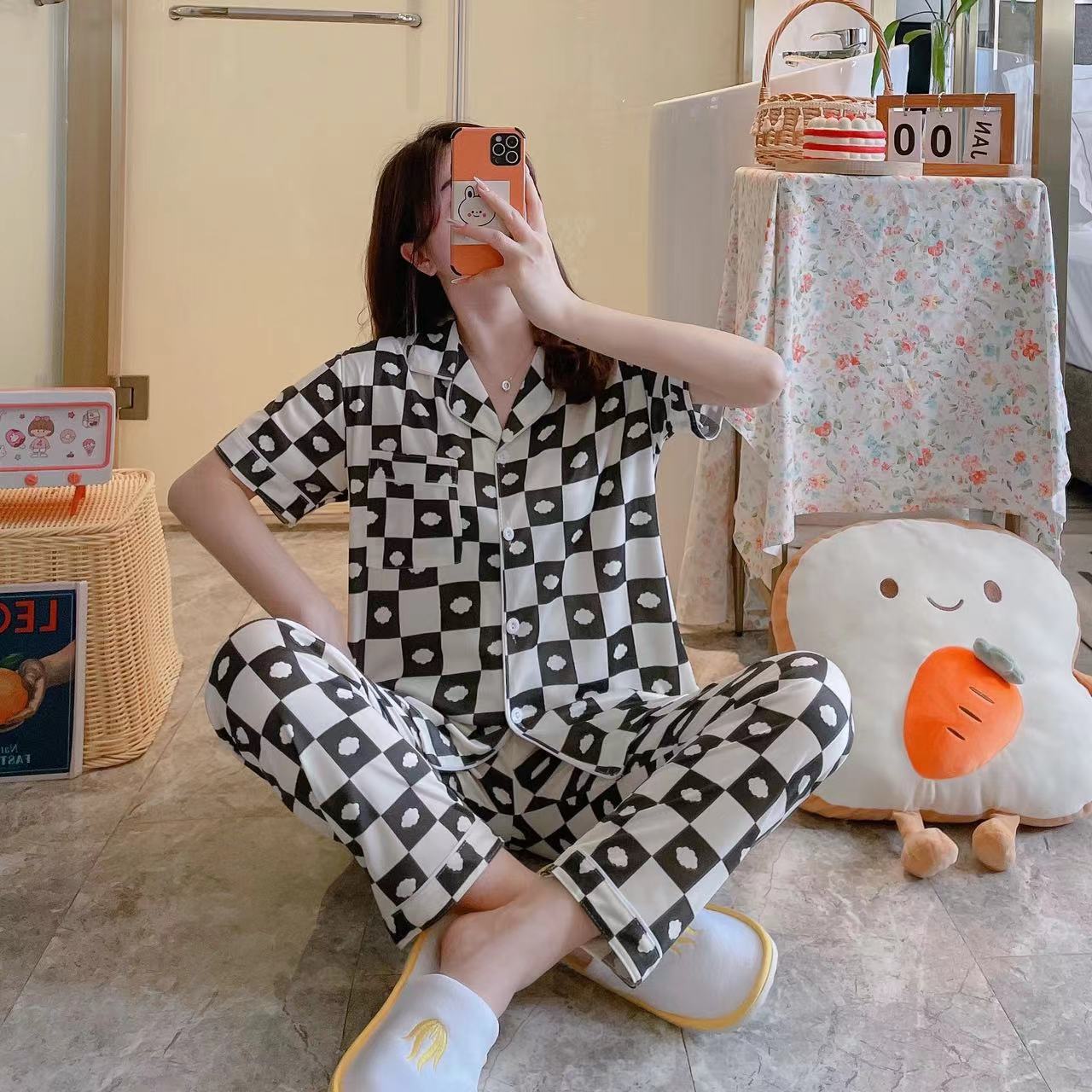 Long pants and cardigan home wear