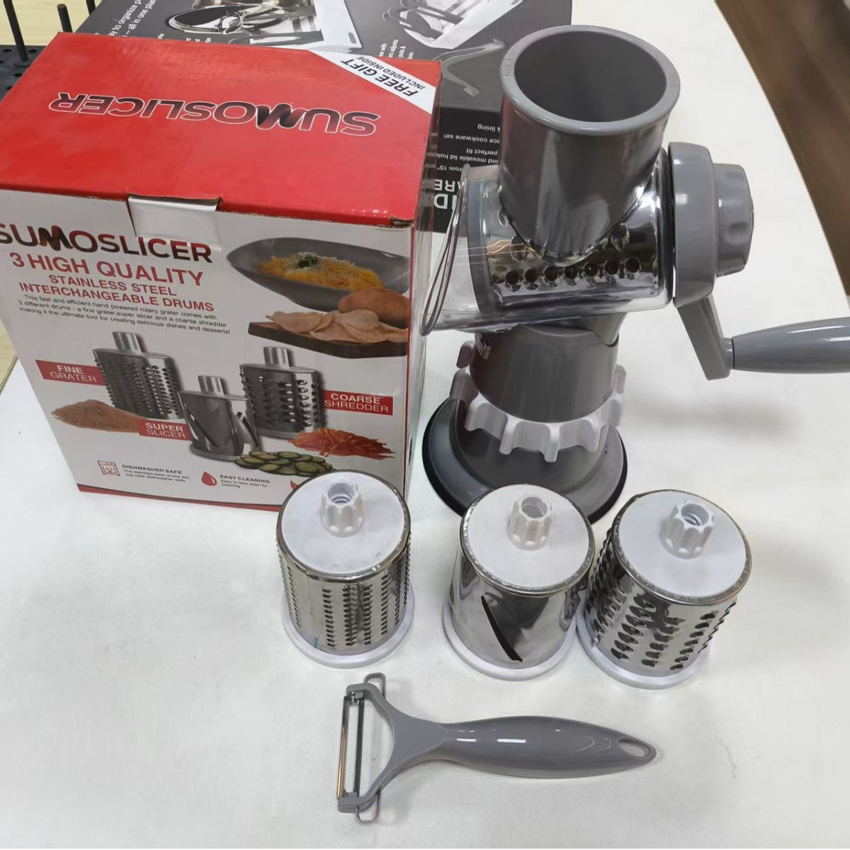 Multifunctional Hand-Cranked Vegetable Slicer with Grater