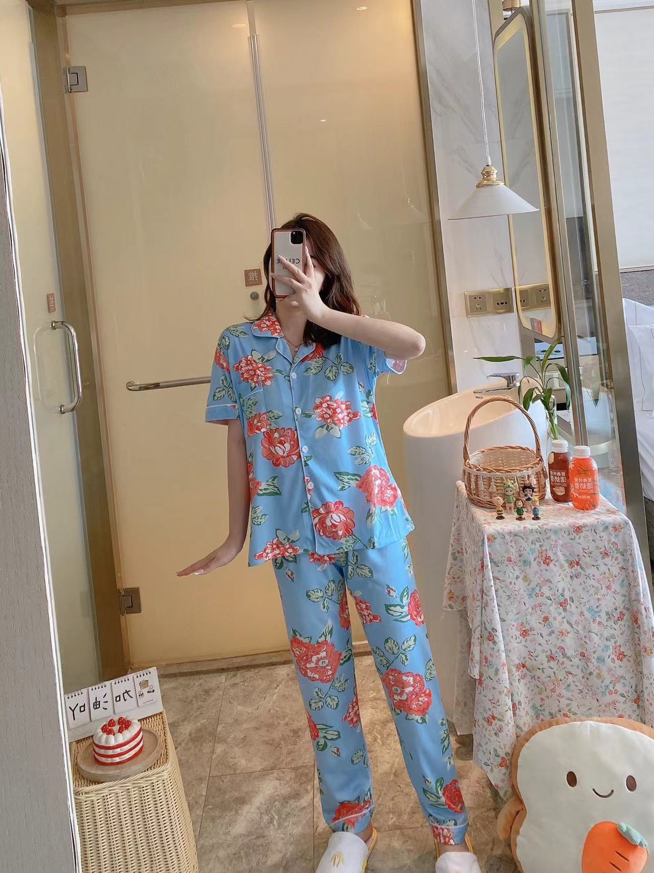 Long pants and cardigan home wear