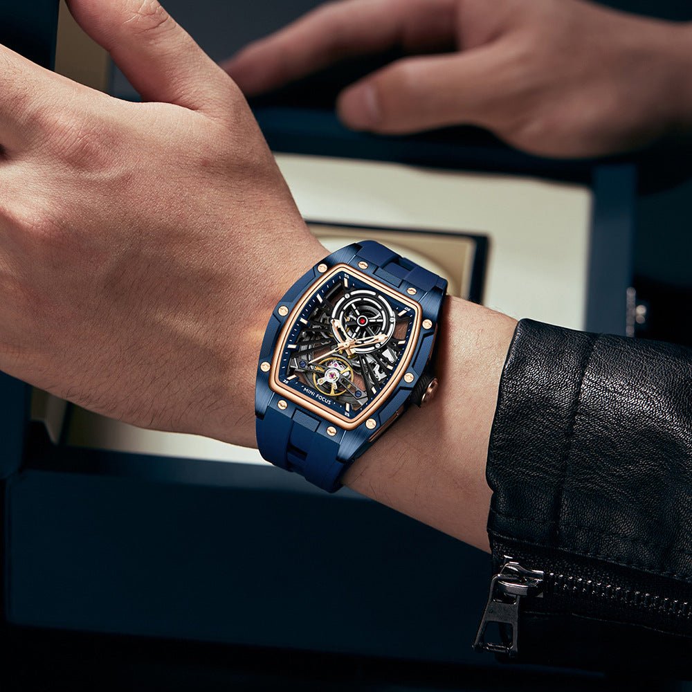 Fully hollowed-out automatic mechanical watch