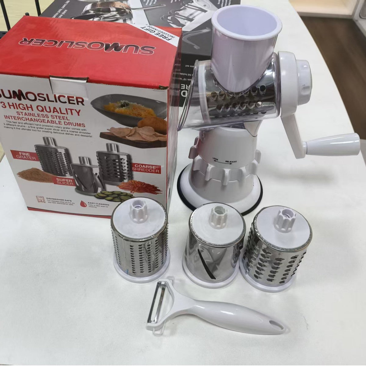 Multifunctional Hand-Cranked Vegetable Slicer with Grater