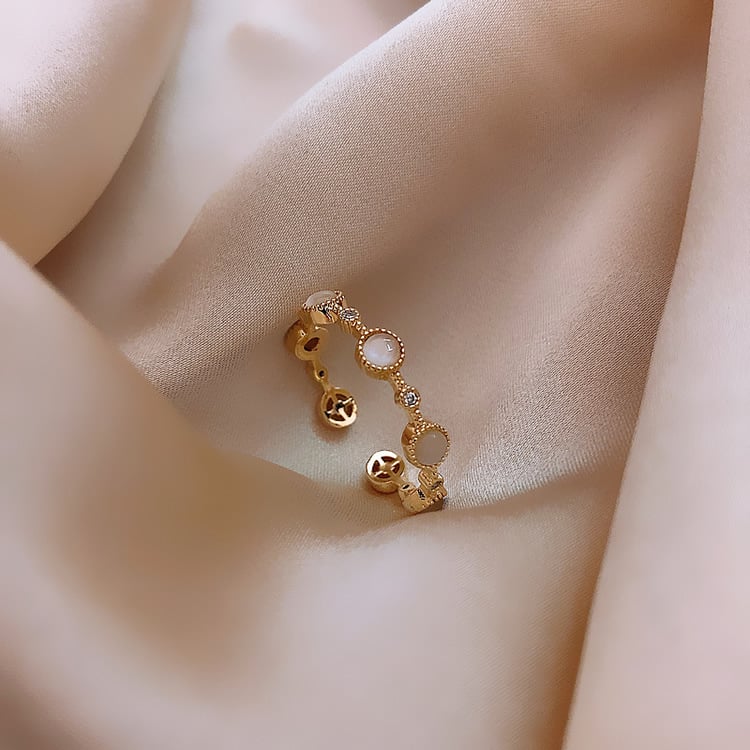 Adjustable ring