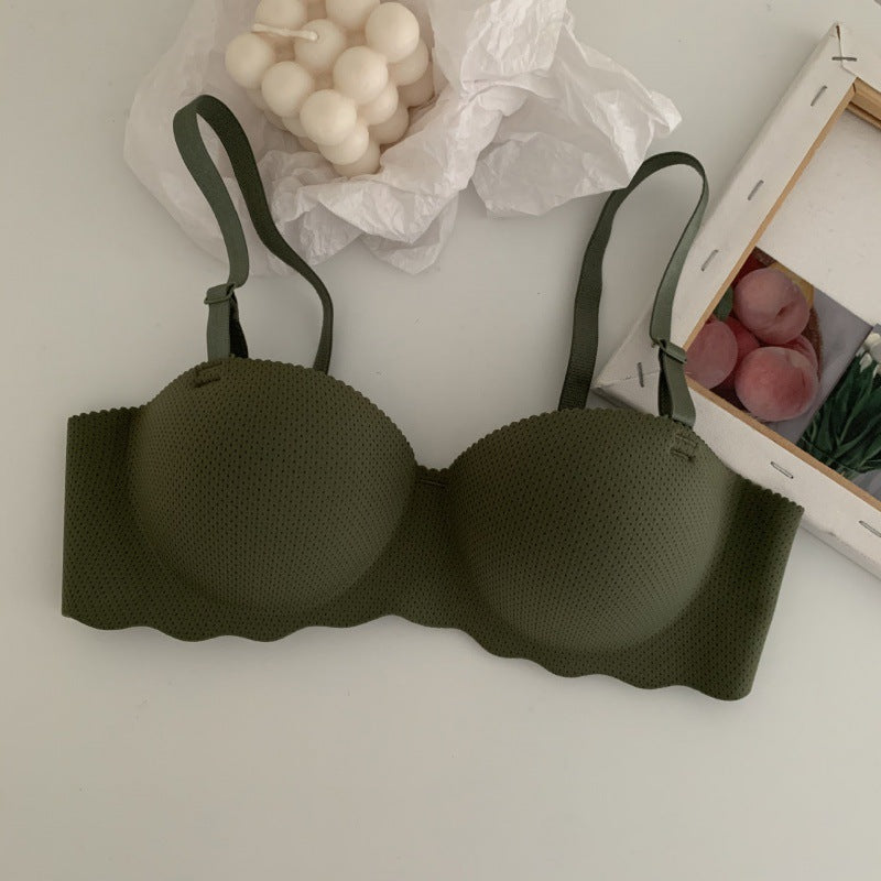 Gather the bras without underwire