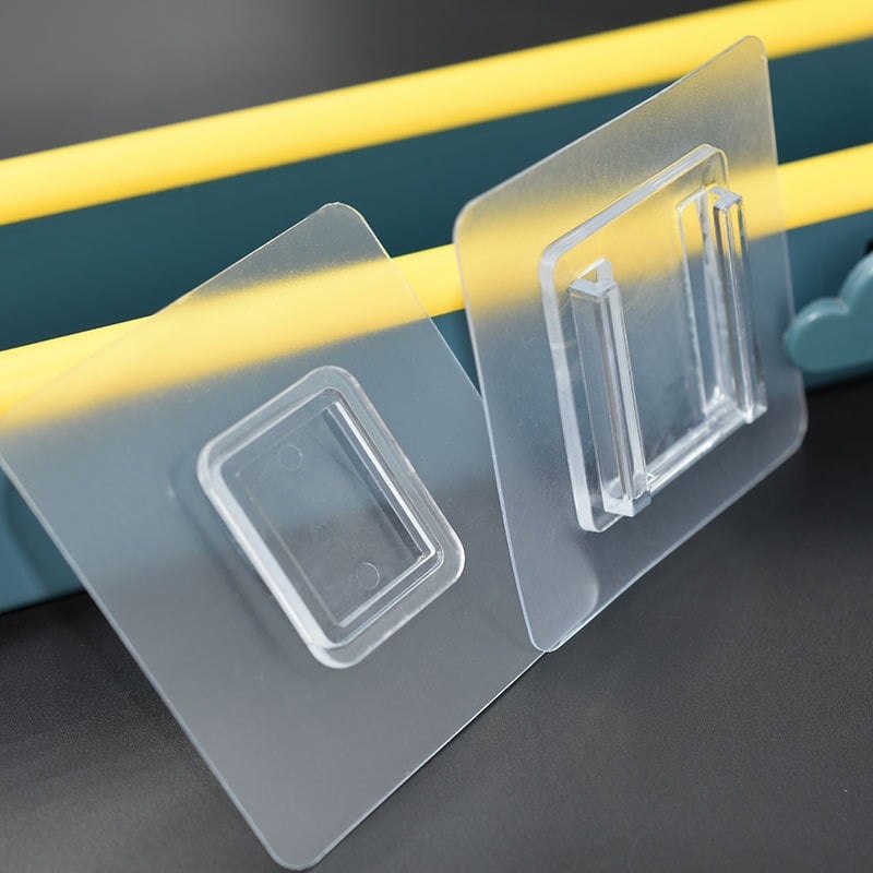 Transparent and traceless hook without punching holes