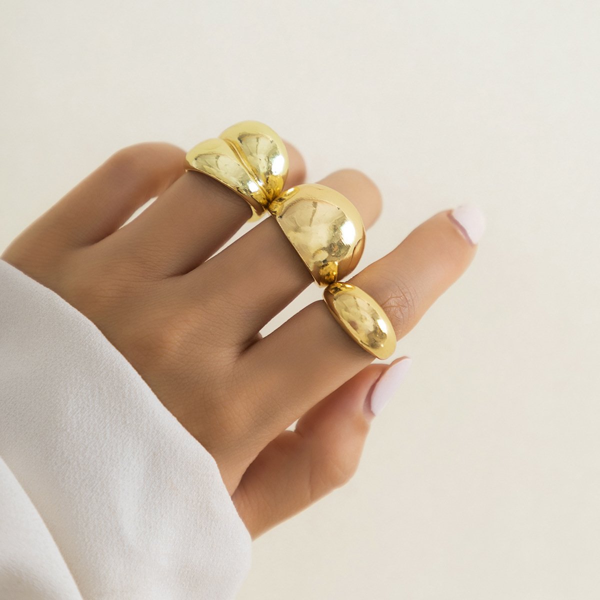 Joint ring with exaggerated opening set ring