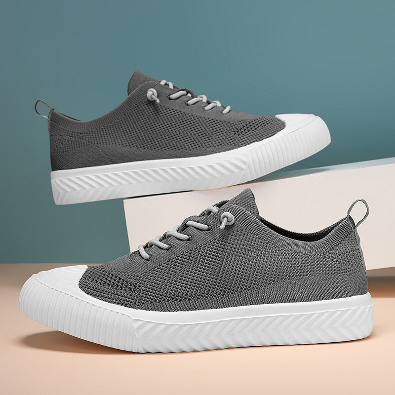 Light and casual sports shoes for walking with one foot