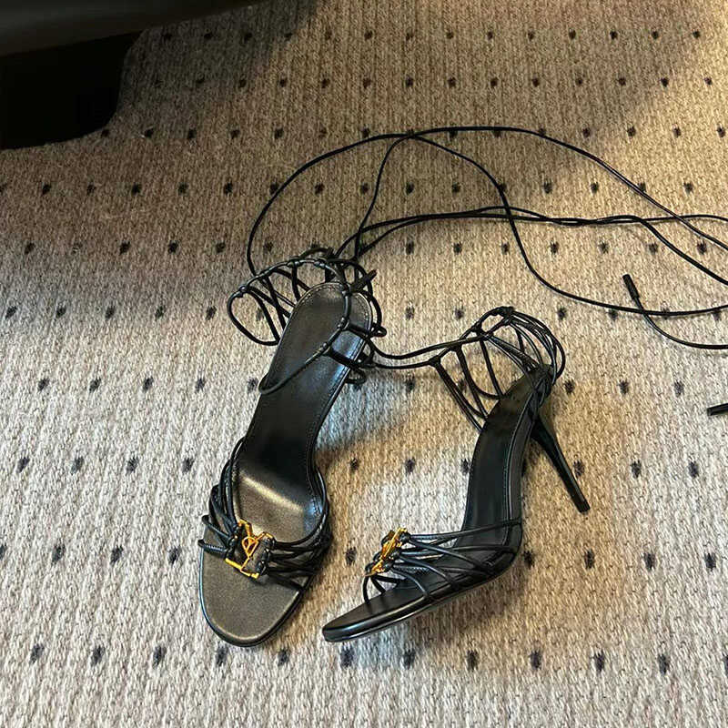 Strapless low-heeled women's shoes with hollowed-out design