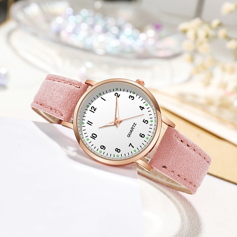 Ladies' quartz watch with brushed leather
