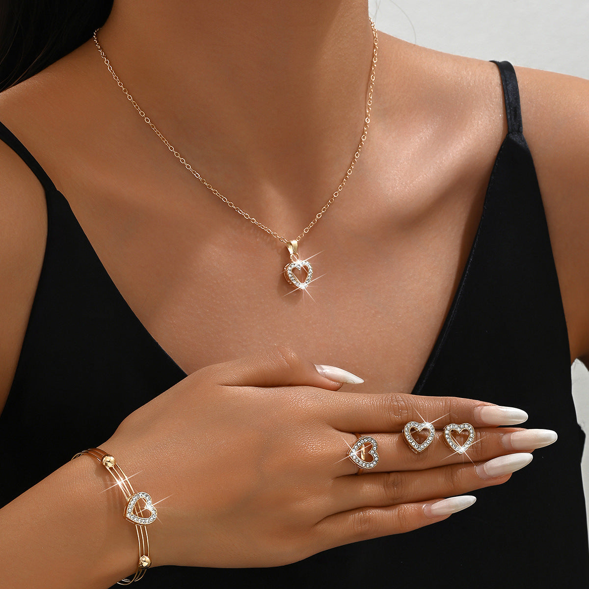 Love-themed jewelry set