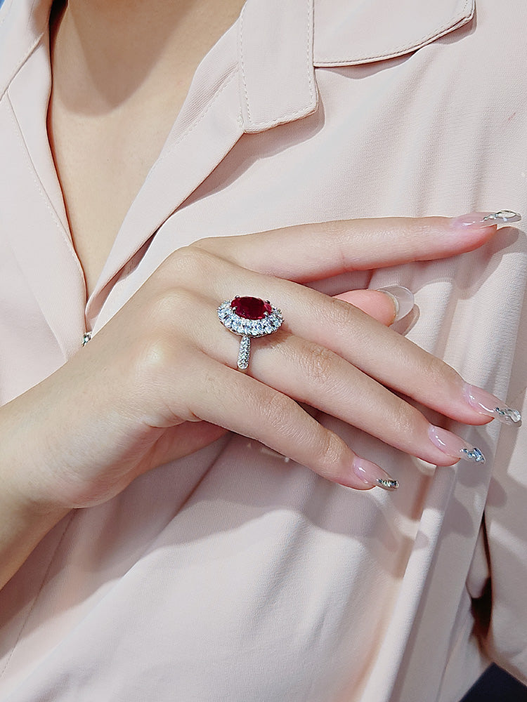 Grand pigeon blood red gemstone diamond ring