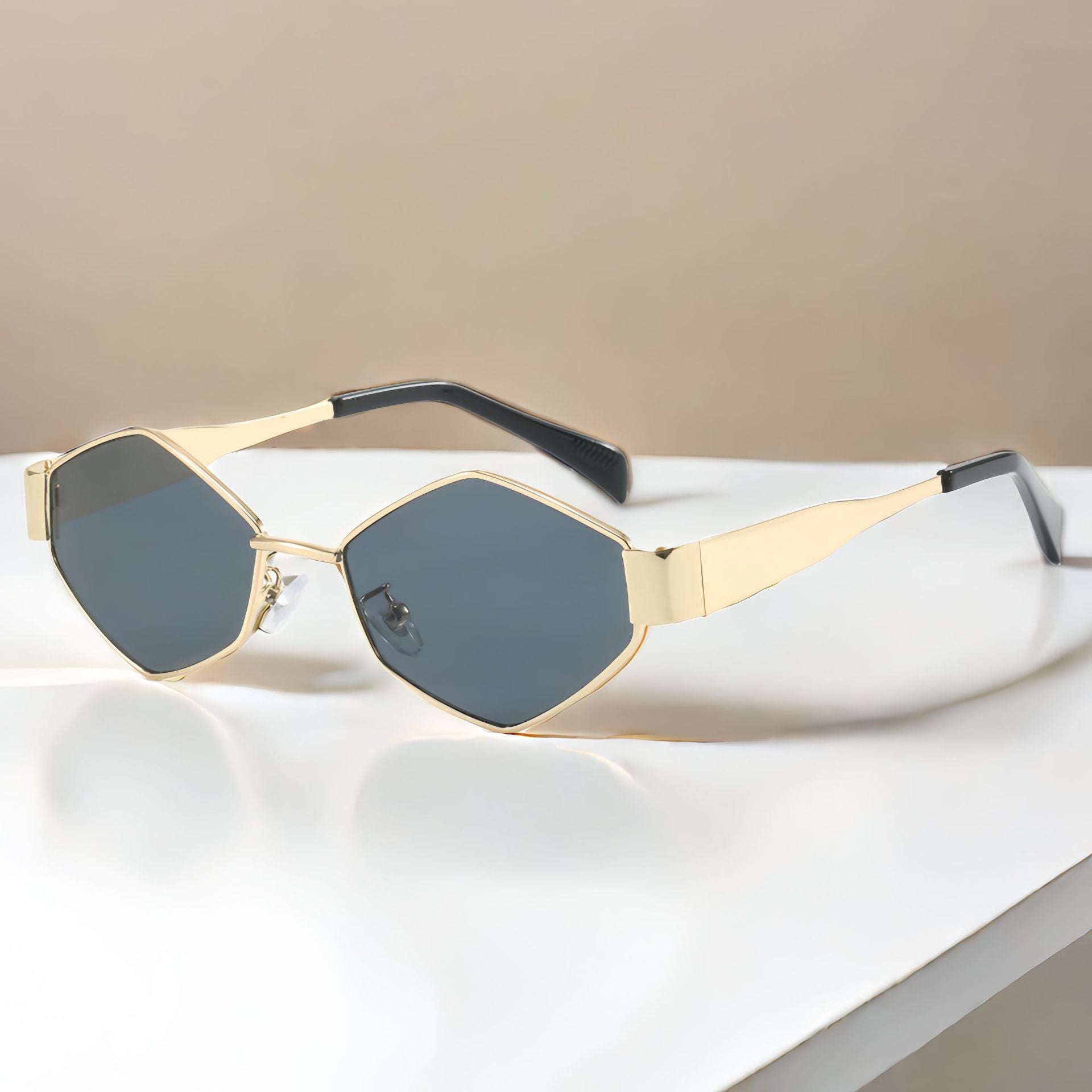 Small Frame Rhombus Sunglasses