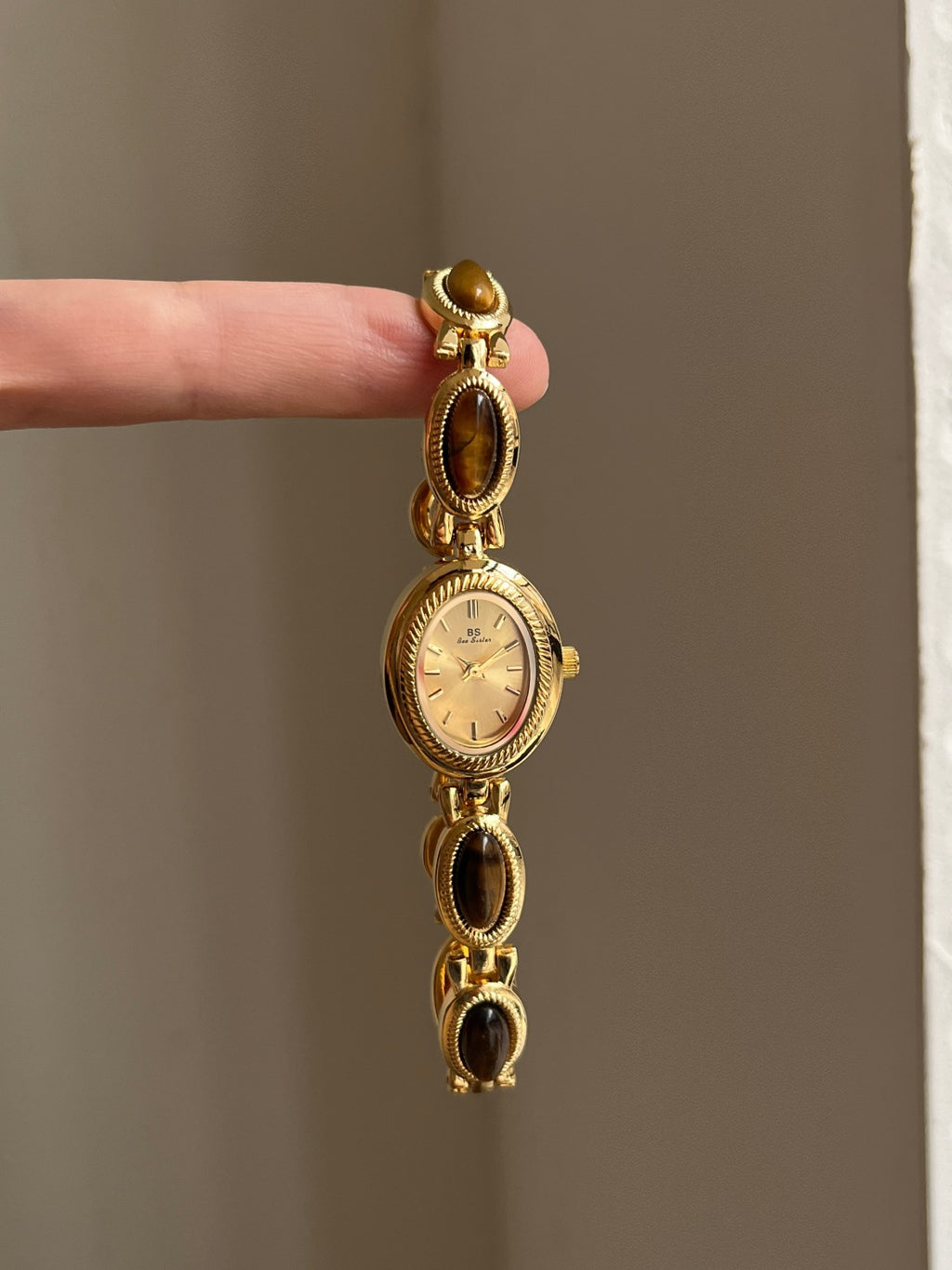 BS New Hot Selling Factory Direct Foreign Trade Small Fragrance Middle Ancient Light Luxury Pearl Bracelet Watch Elegant Women's Watch Small Gold Watch