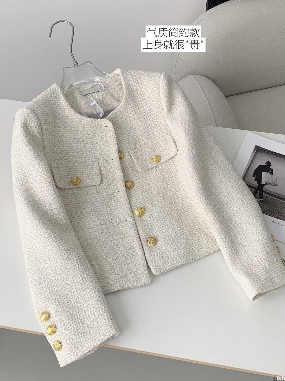 Short-sleeved blouse