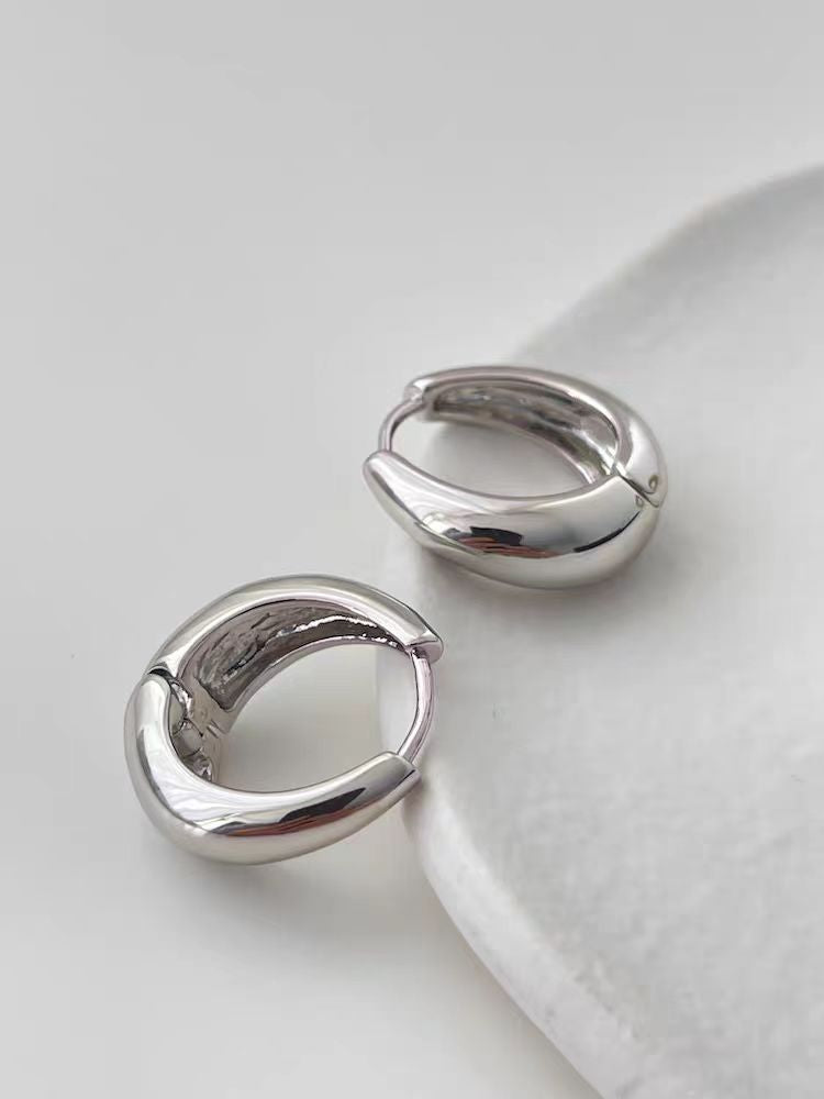 Circular water-drop style earring clasp