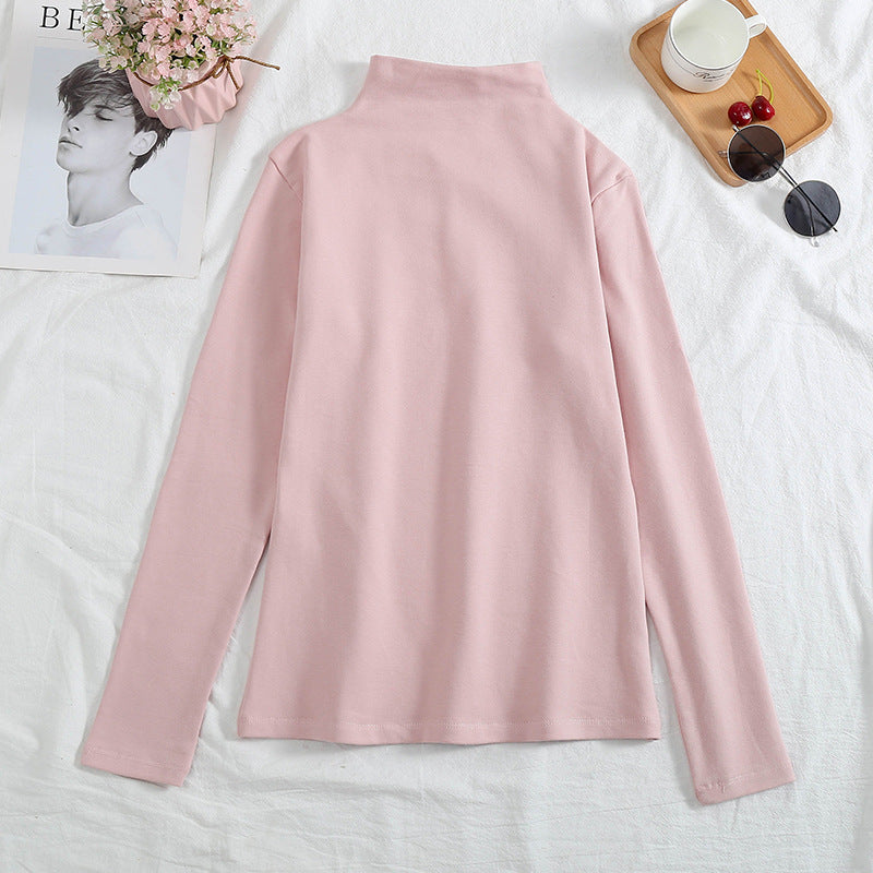 A velvet long-sleeved T-shirt as a base layer for women in solid colors