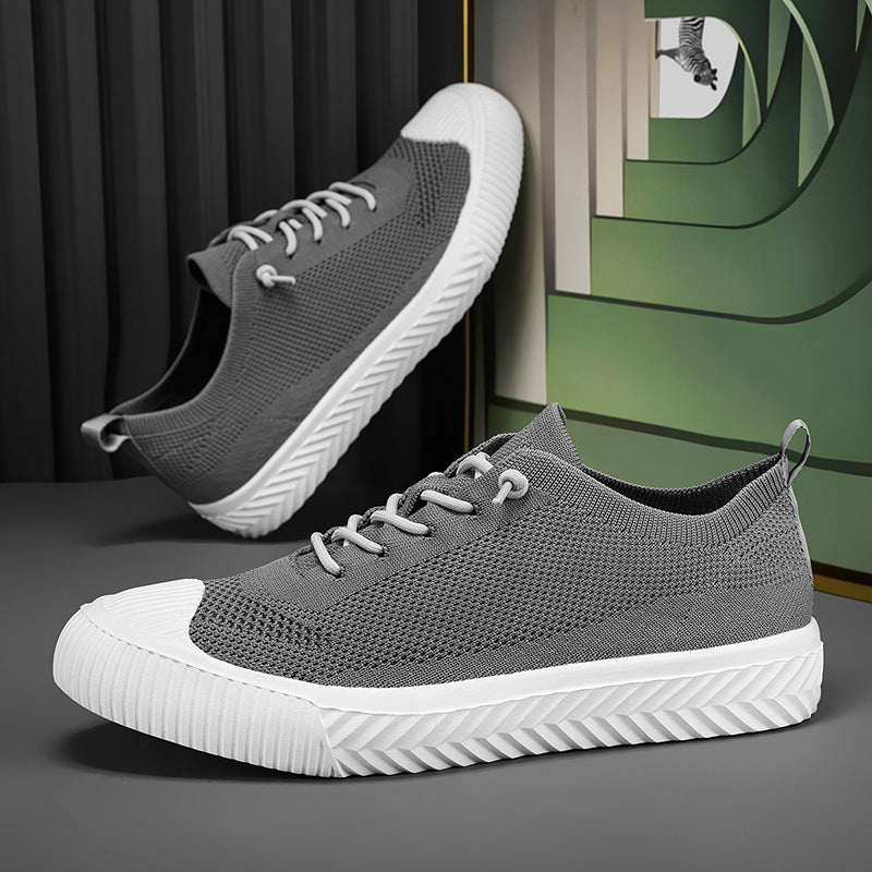 Light and casual sports shoes for walking with one foot