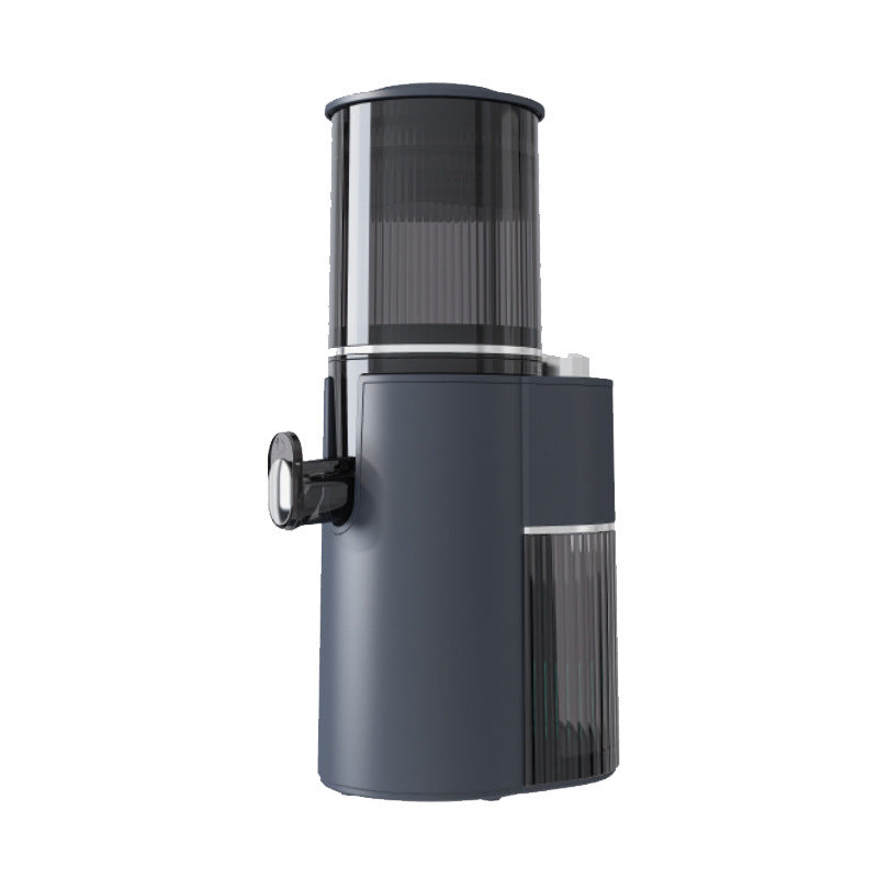 Large-capacity and easy-to-clean juice extractor