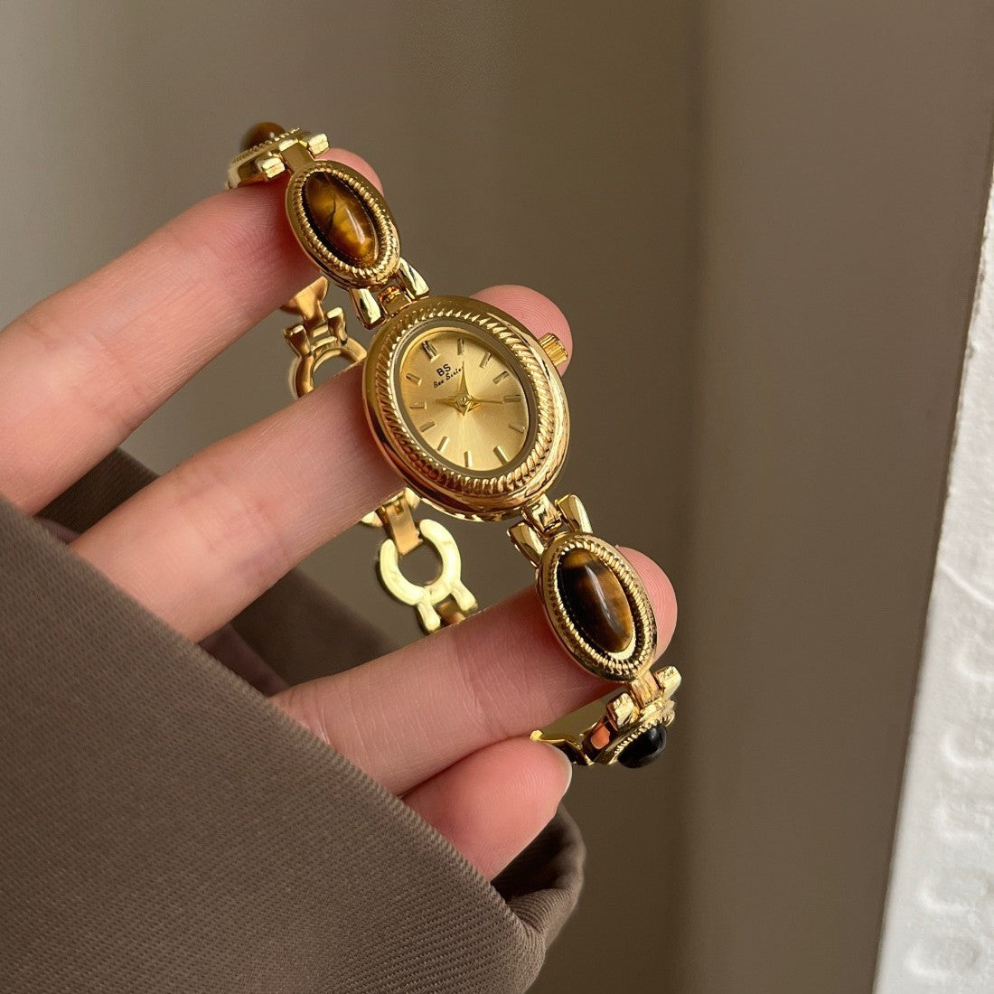 BS New Hot Selling Factory Direct Foreign Trade Small Fragrance Middle Ancient Light Luxury Pearl Bracelet Watch Elegant Women's Watch Small Gold Watch