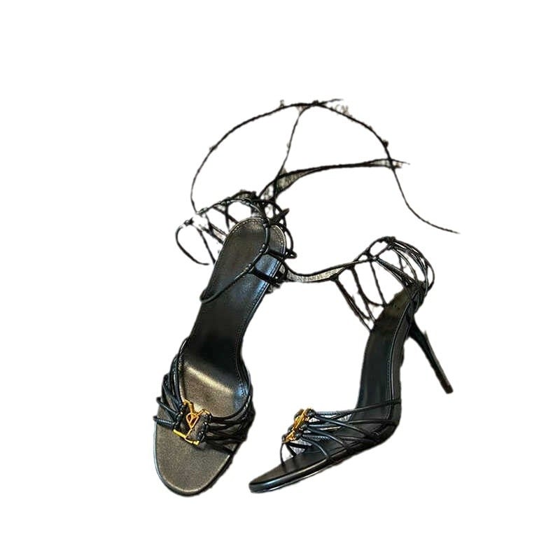 Strapless low-heeled women's shoes with hollowed-out design