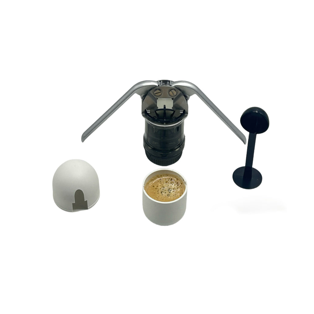 Hand-operated portable Italian coffee machine