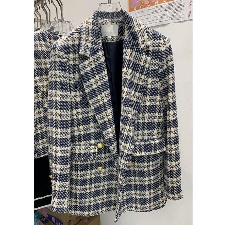 Long-sleeved suit jacket
