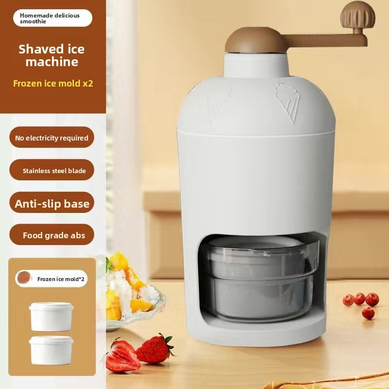Handheld manual ice slush maker