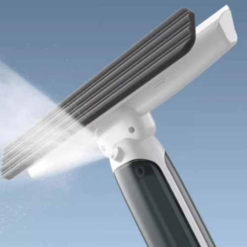 A household cleaning tool for cleaning glass