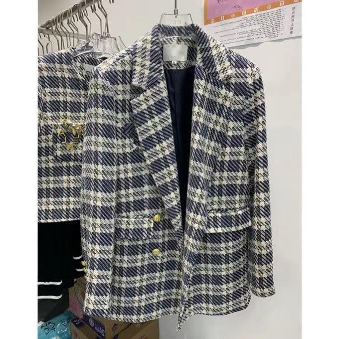 Long-sleeved suit jacket