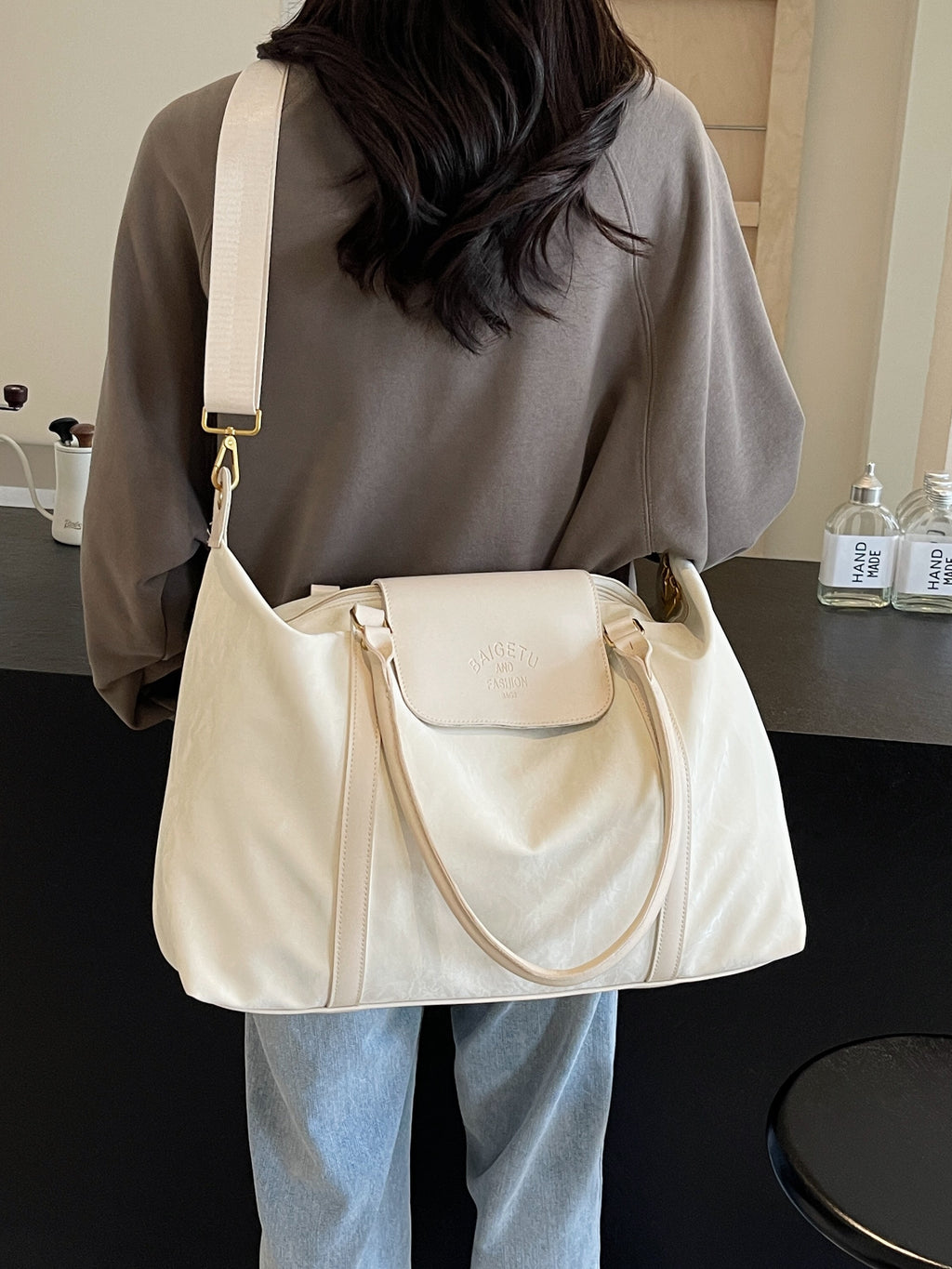 Large Capacity Hand-Carrying Short Travel Travel Bag Female Business Trip Lightweight Luggage Bag Waterproof Portable Luggage Bag Travel