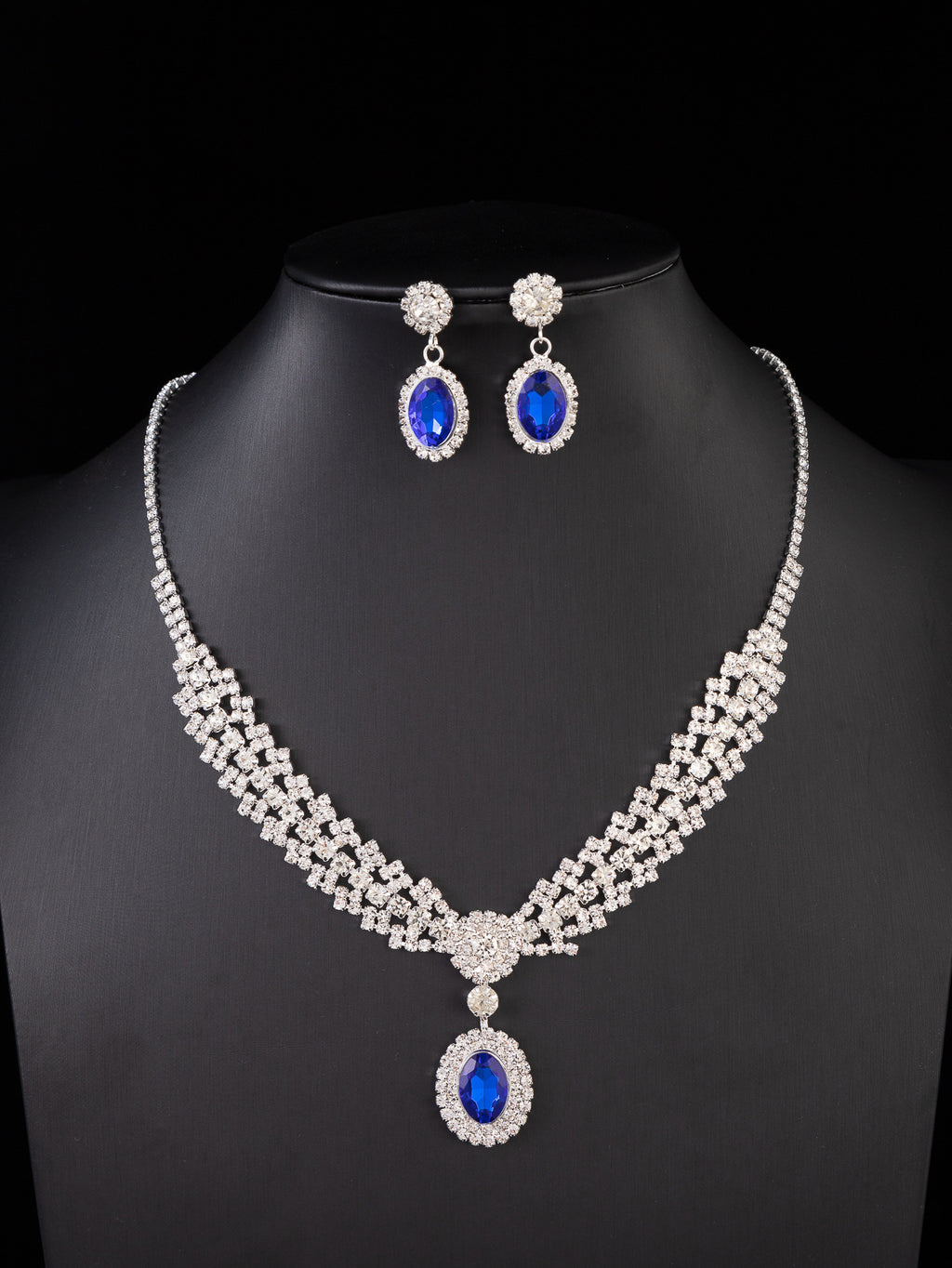 Luxurious Sapphire Necklace Earrings