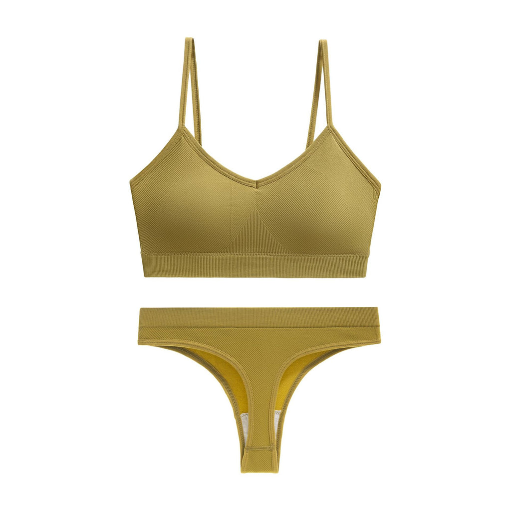 A bra set without underwire