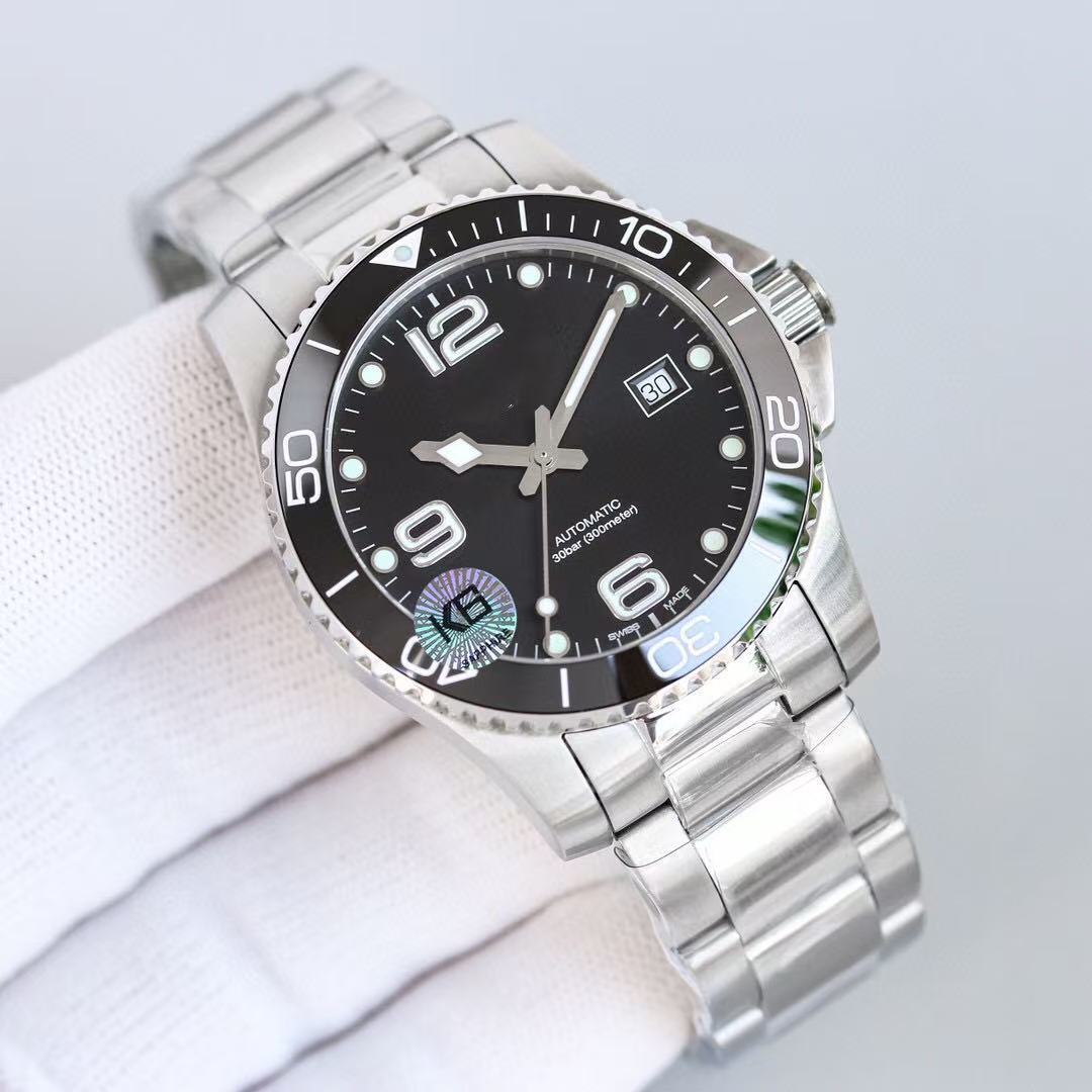 Fully automatic mechanical watch with water resistance