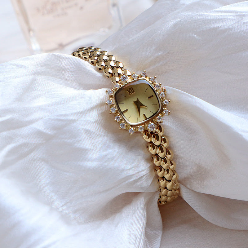 Fashionable fine-chain quartz square watch for ladies