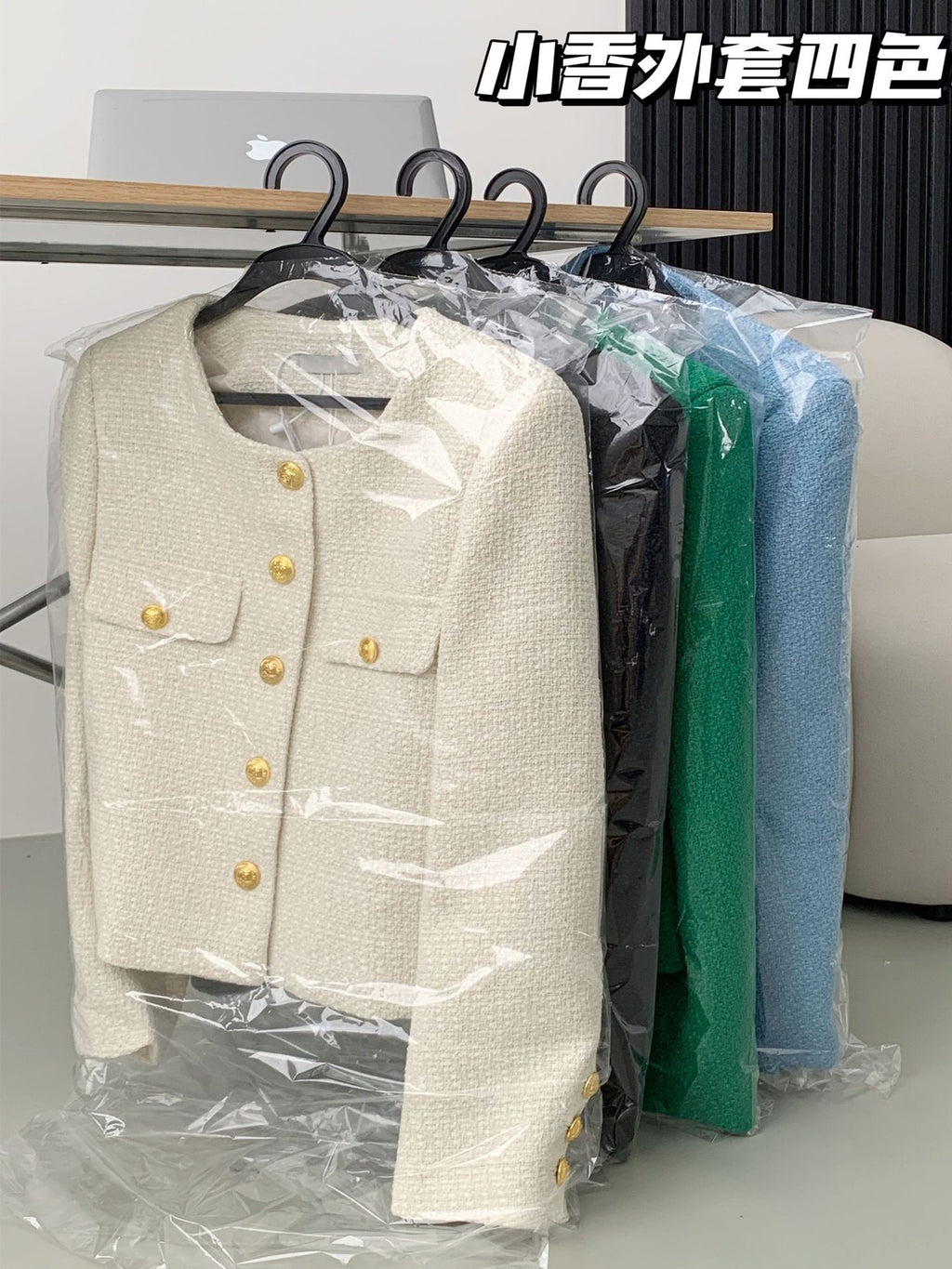 Short-sleeved blouse