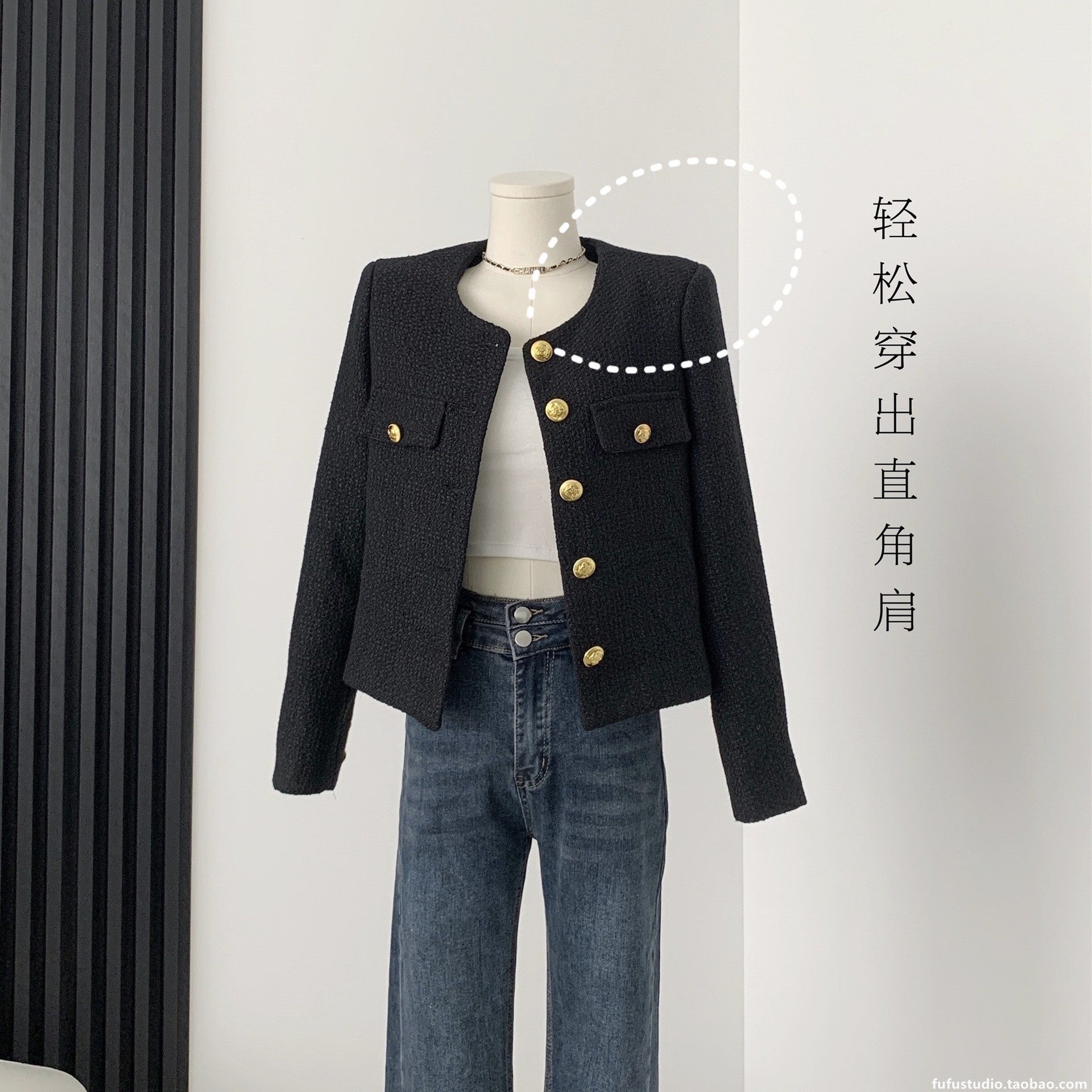 Short-sleeved blouse