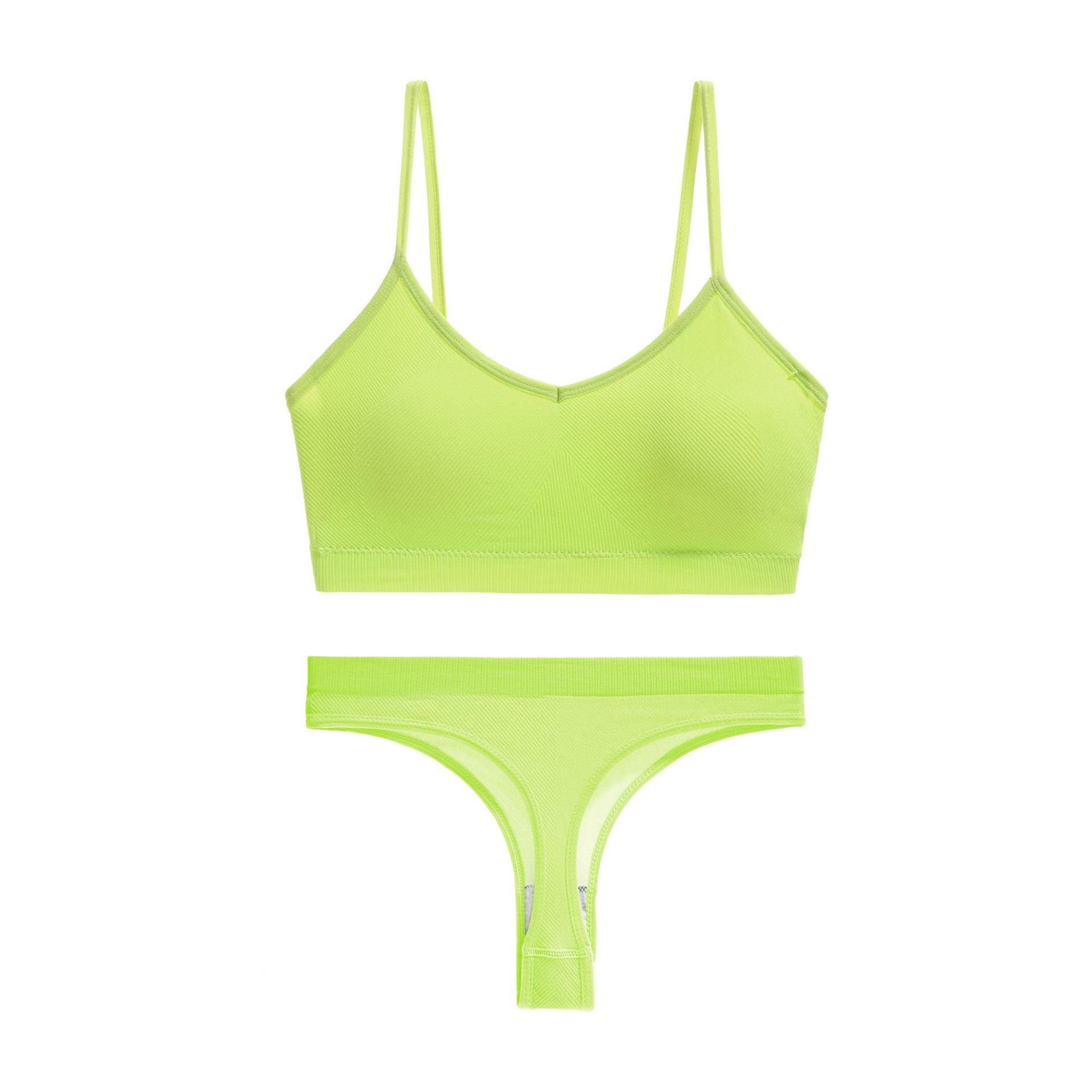 A bra set without underwire