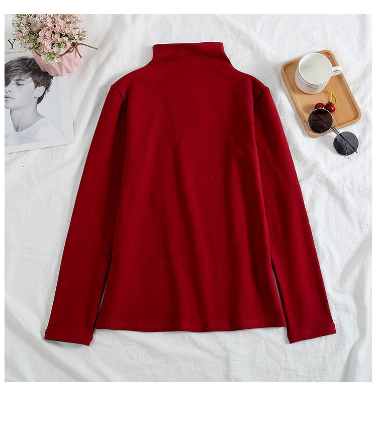 A velvet long-sleeved T-shirt as a base layer for women in solid colors