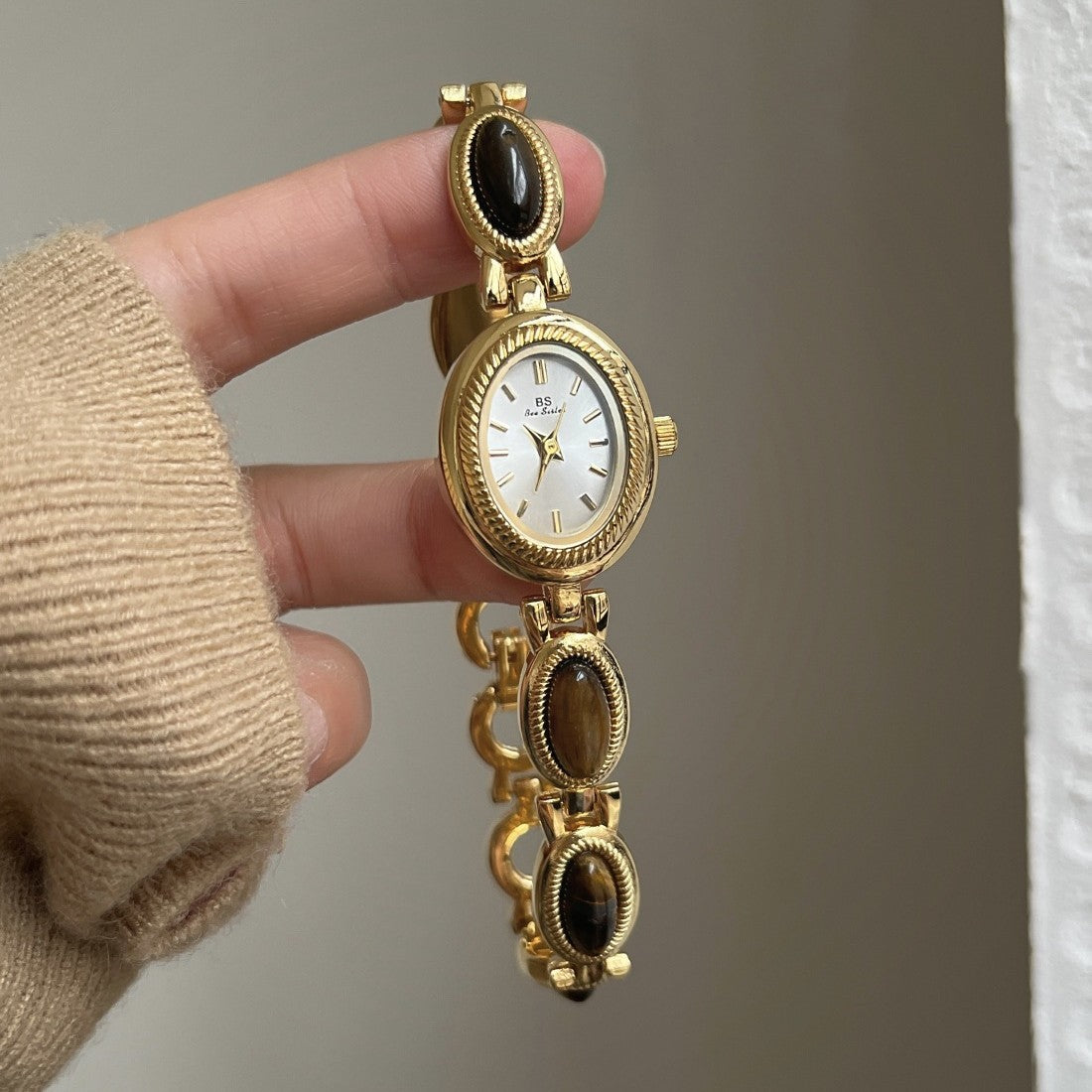 BS New Hot Selling Factory Direct Foreign Trade Small Fragrance Middle Ancient Light Luxury Pearl Bracelet Watch Elegant Women's Watch Small Gold Watch